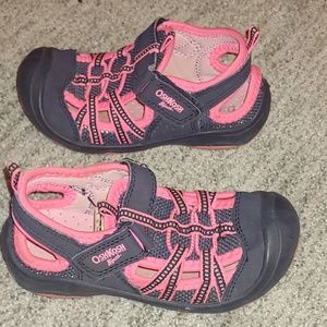 BLACK FRIDAY⚡4 for $15⚡OshKosh sz 9 h20 shoes